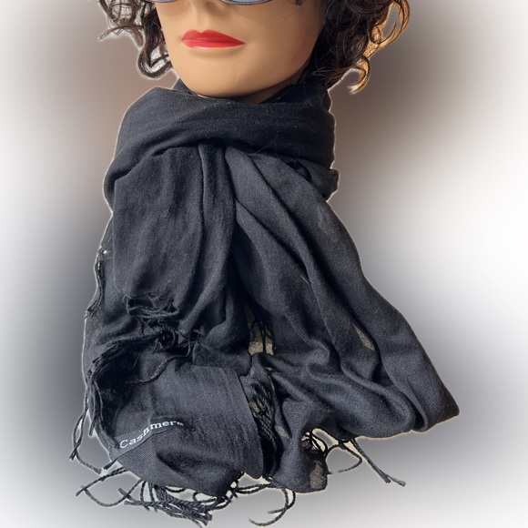 3️⃣Bundle of Three Scarves | Mildly Imperfect | 2 Pashmina & 1 Cashmere | Oblong - Picture 15 of 17